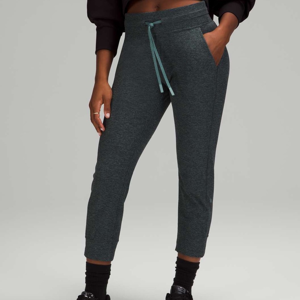 Lululemon Ready to Rulu Jogger Crop